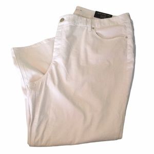 Brand new with tags Chico’s so lifting crop pants
